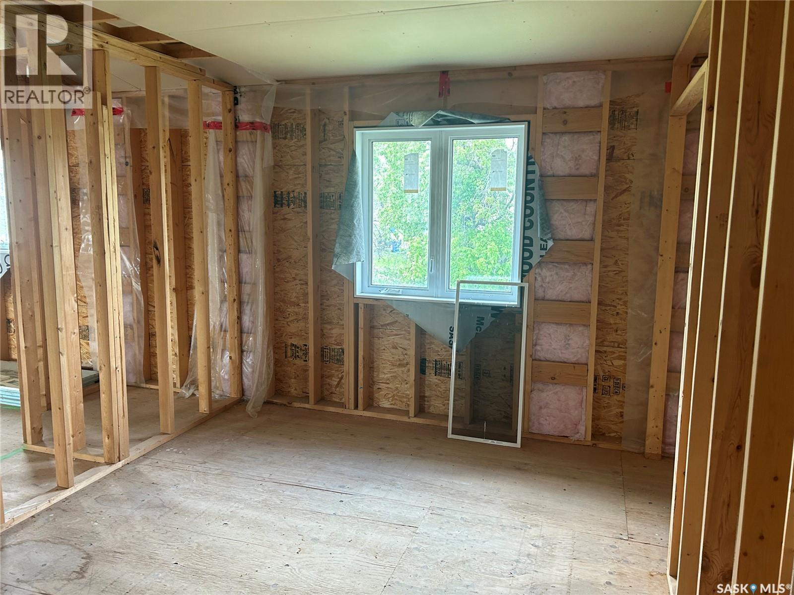 117 Carson Bay, Lampman, SK - Indoor Photo Showing Other Room