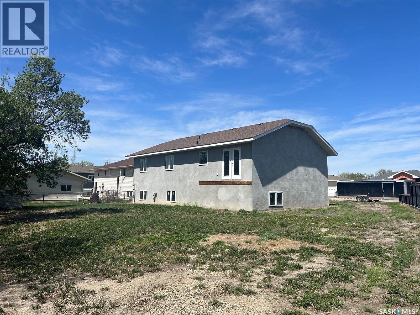 117 Carson Bay, Lampman, SK - Outdoor