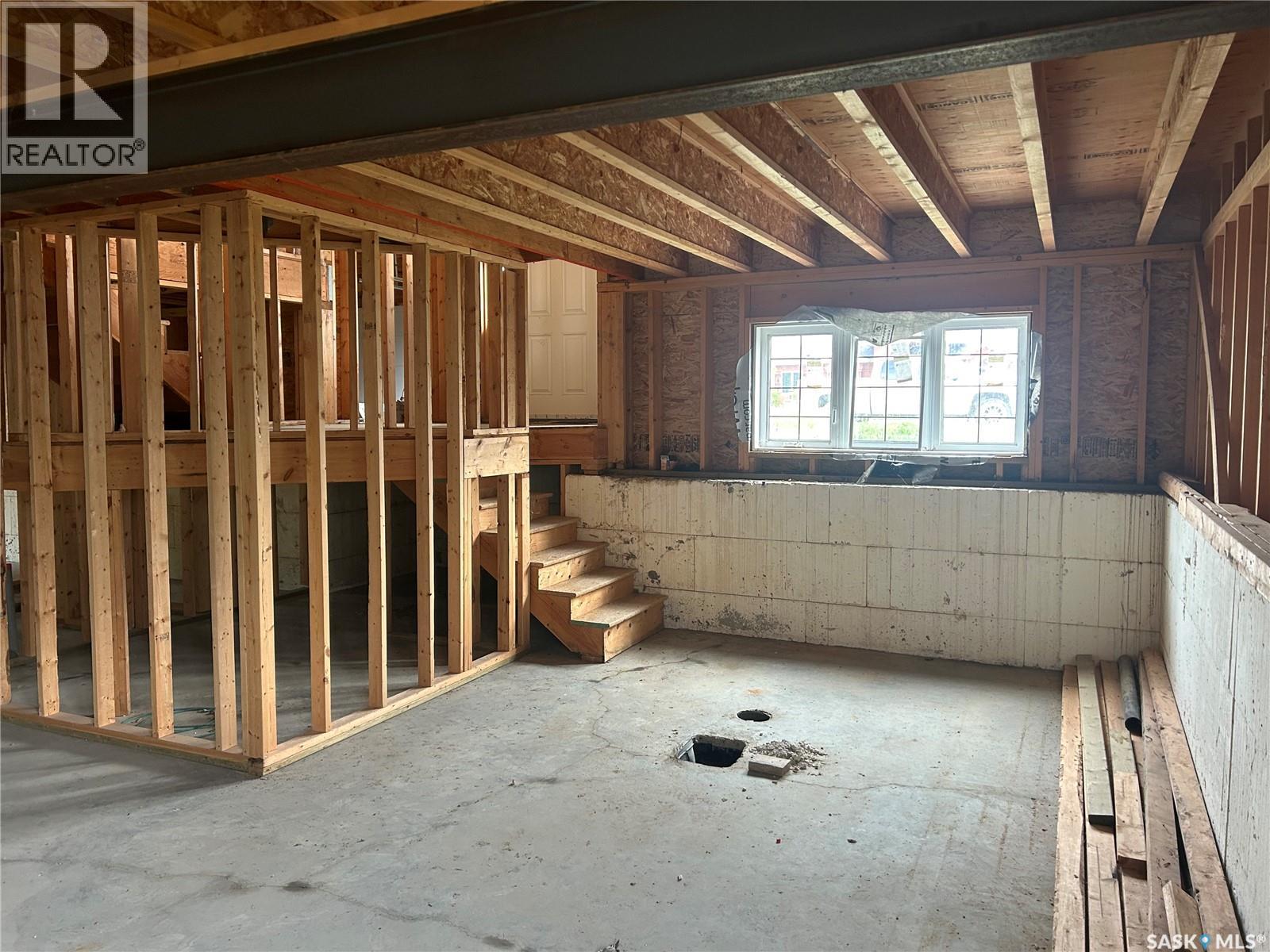 117 Carson Bay, Lampman, SK - Indoor