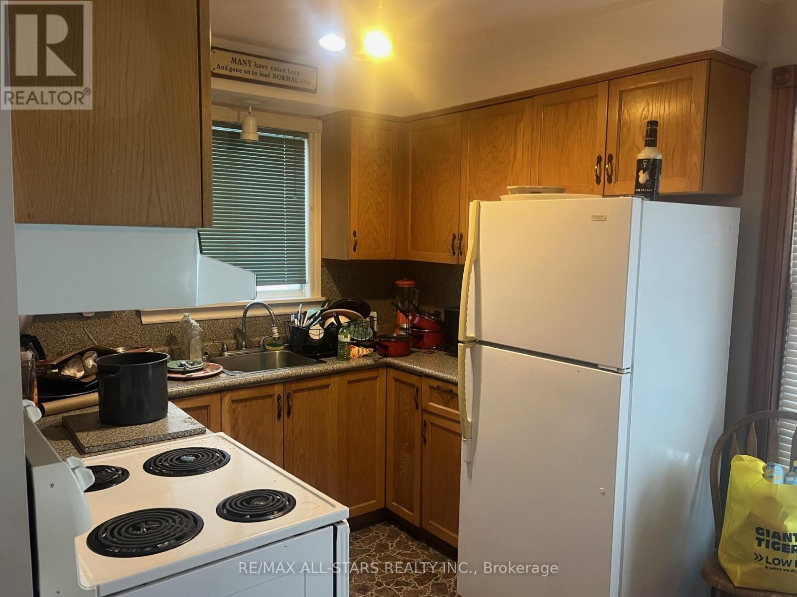 268 Pringles Road, South Algonquin, ON - Indoor Photo Showing Kitchen