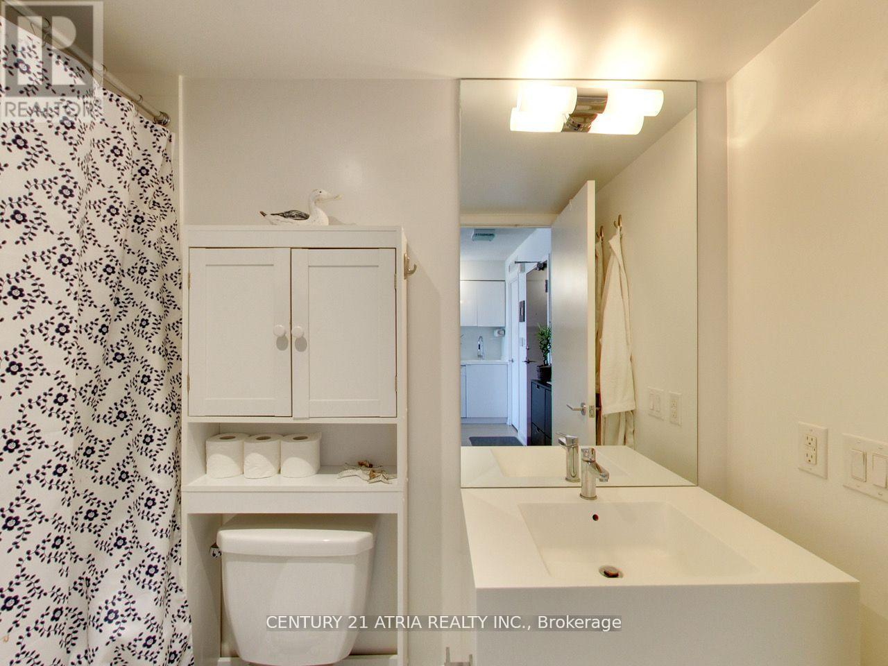 2901 - 15 Iceboat Terrace, Toronto, ON - Indoor Photo Showing Bathroom