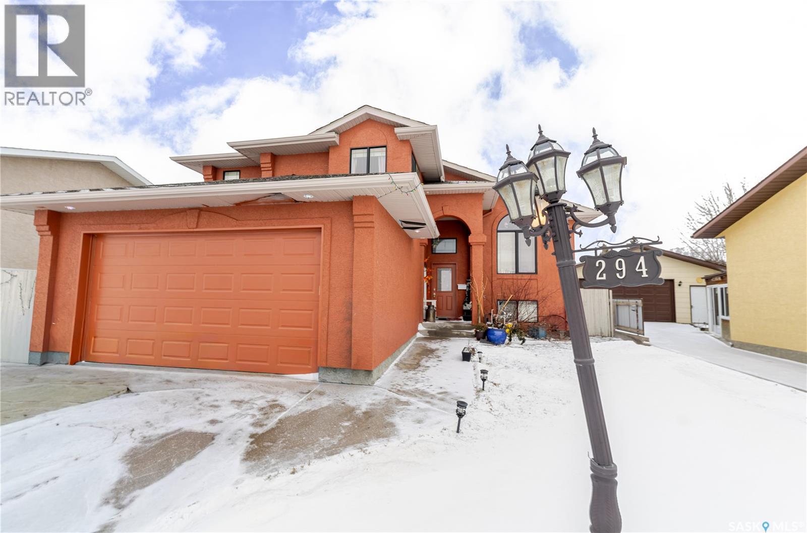 294 Wellington Drive, Moose Jaw, SK - Outdoor