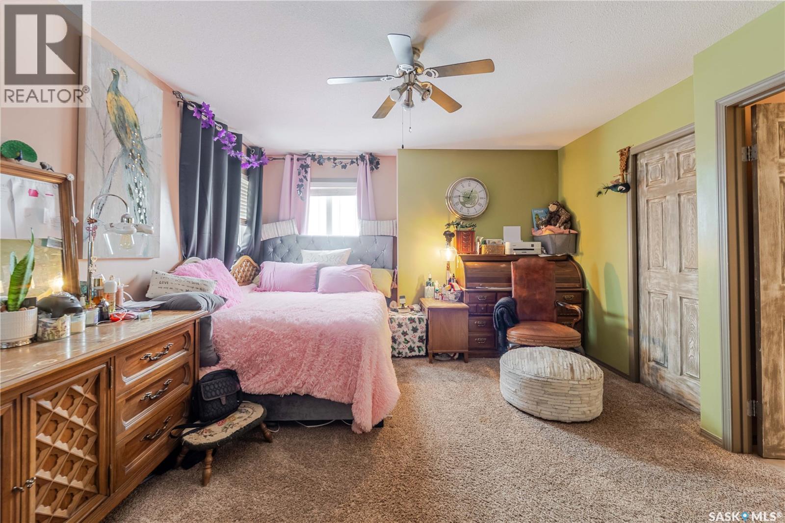 294 Wellington Drive, Moose Jaw, SK - Indoor Photo Showing Bedroom