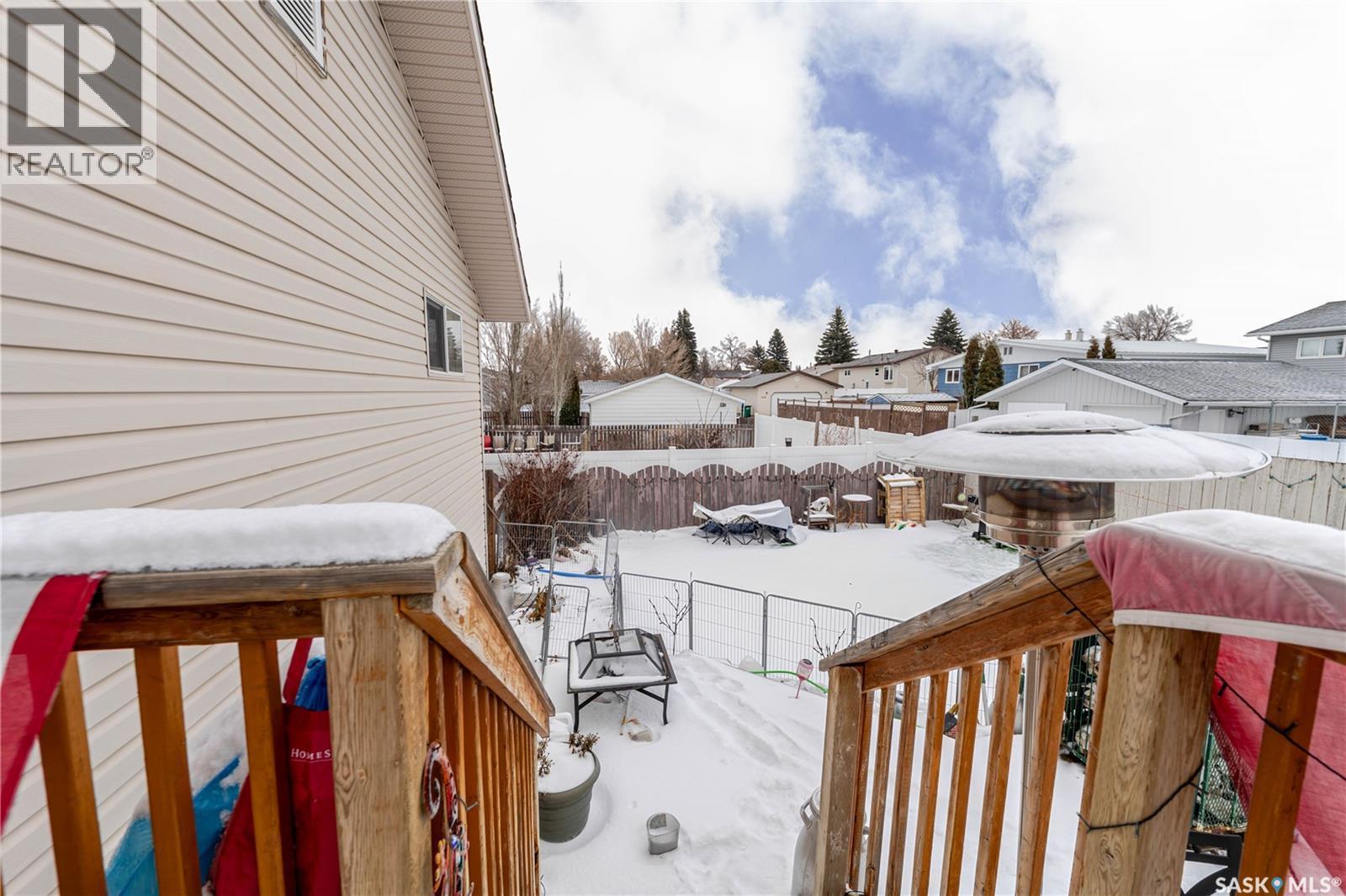 294 Wellington Drive, Moose Jaw, SK - Outdoor