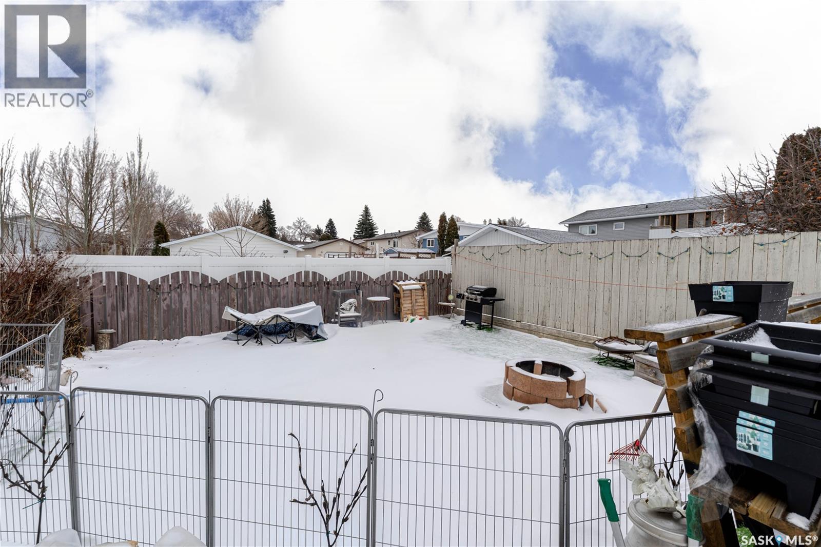 294 Wellington Drive, Moose Jaw, SK - Outdoor