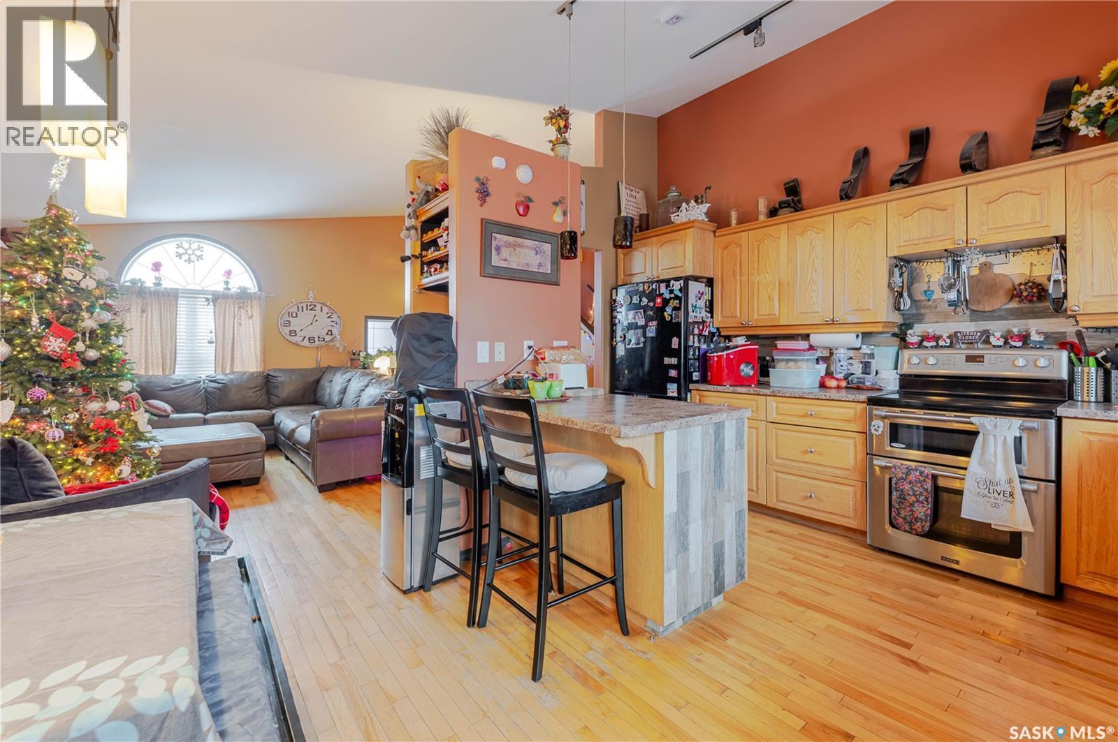 294 Wellington Drive, Moose Jaw, SK - Indoor Photo Showing Kitchen