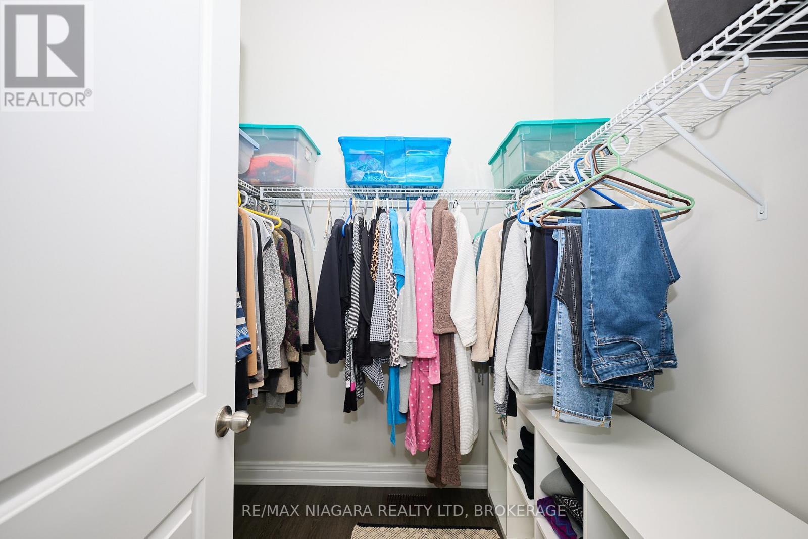 Primary Bedroom w/4pc Bathroom & Walk-in-closet - 23 Sassafras Row, Fort Erie (Ridgeway), ON