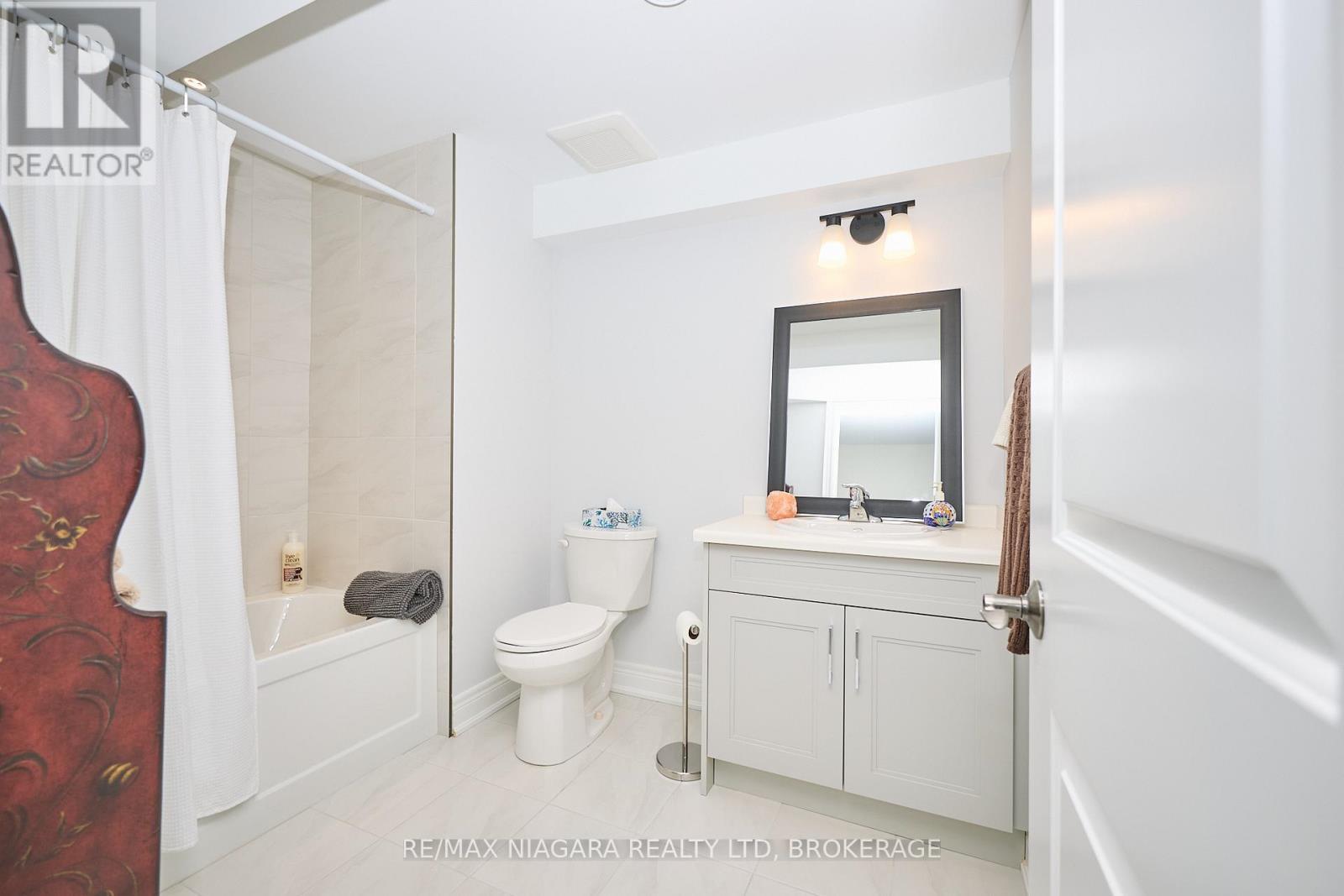4pc Bathroom - Basement - 23 Sassafras Row, Fort Erie (Ridgeway), ON