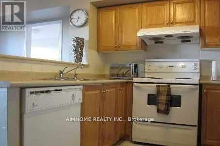 2111 - 23 Lorraine Drive, Toronto, ON - Indoor Photo Showing Kitchen
