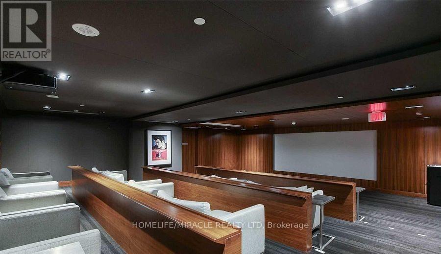 809 - 9 Valhalla Inn Road, Toronto, ON - Indoor Photo Showing Other Room