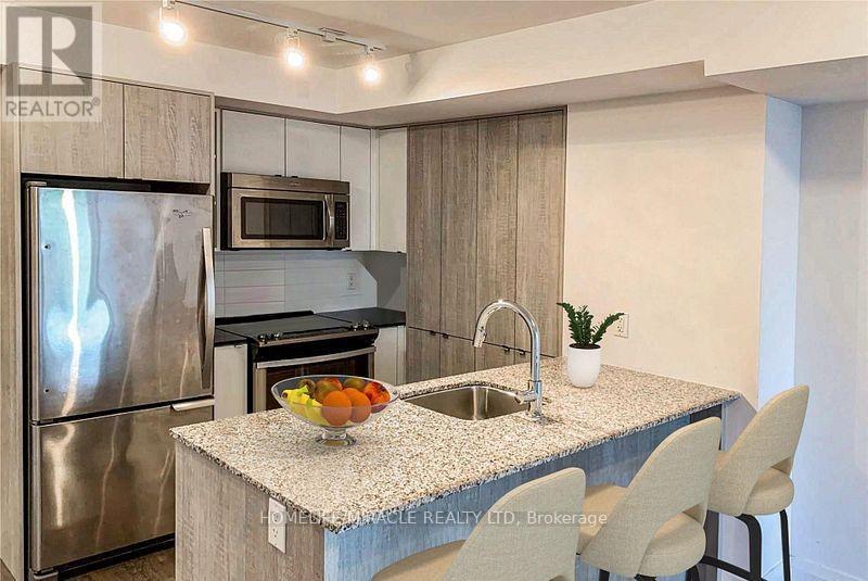 809 - 9 Valhalla Inn Road, Toronto, ON - Indoor Photo Showing Kitchen With Stainless Steel Kitchen