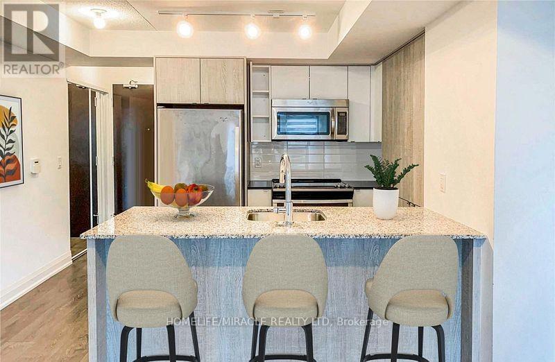 809 - 9 Valhalla Inn Road, Toronto, ON - Indoor Photo Showing Kitchen With Stainless Steel Kitchen With Upgraded Kitchen