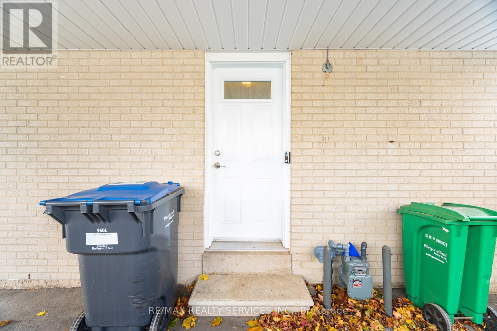 84 Sutherland Avenue, Brampton, ON - Outdoor With Exterior