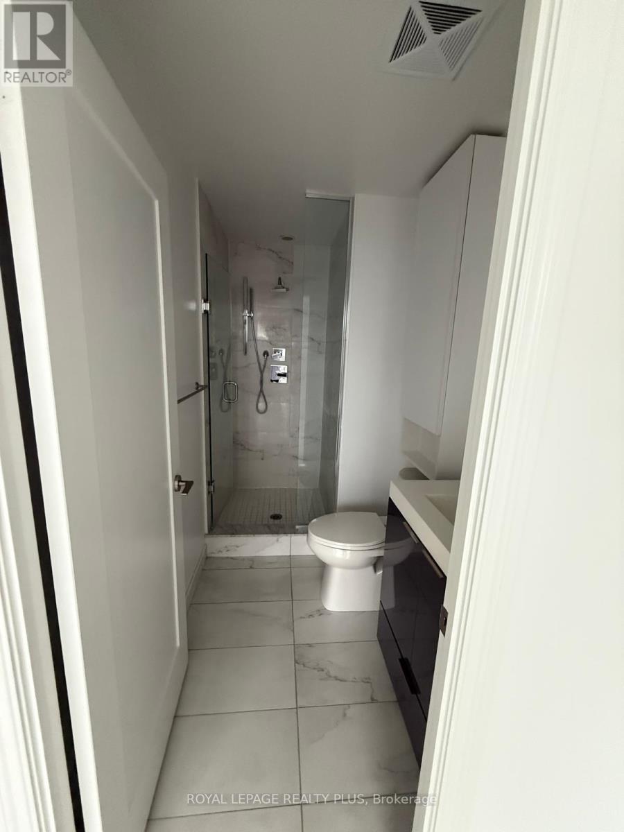 3904 - 318 Richmond Street, Toronto, ON - Indoor Photo Showing Bathroom