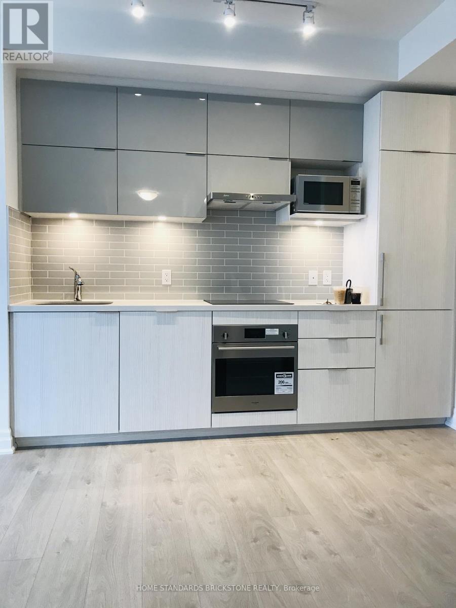 804B - 8 Rouge Valley Drive W, Markham, ON - Indoor Photo Showing Kitchen With Upgraded Kitchen