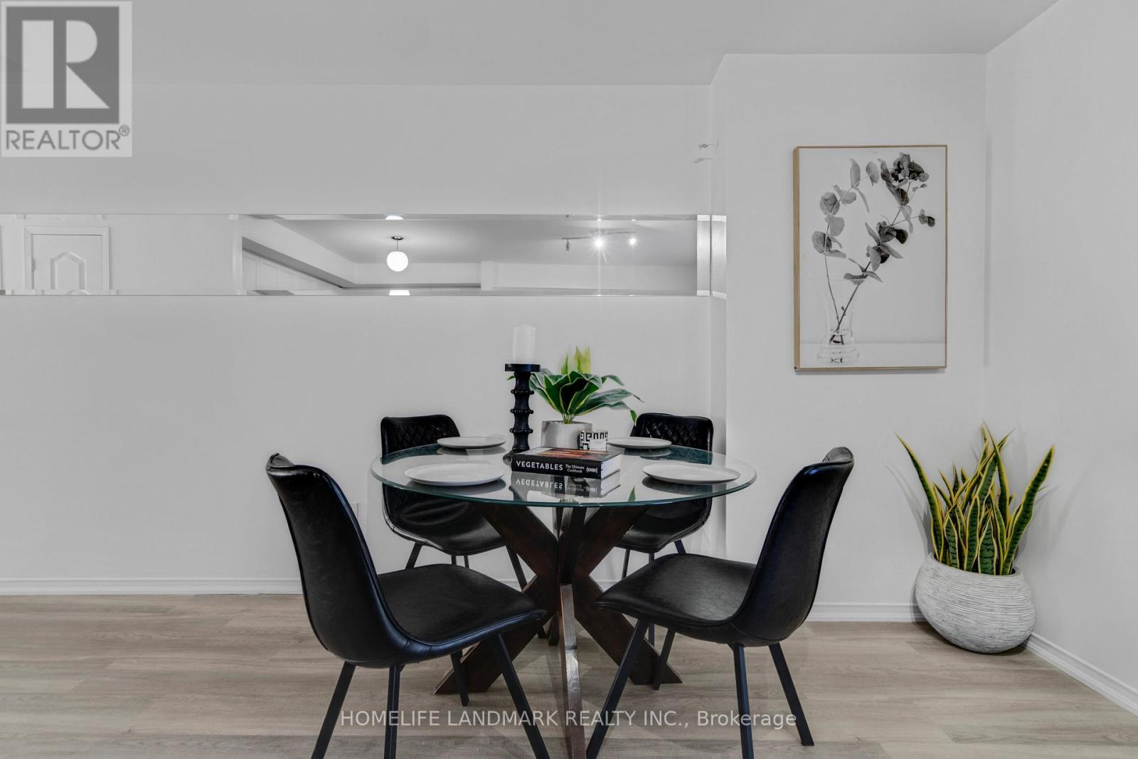 8 - 5025 Ninth Line, Mississauga, ON - Indoor Photo Showing Dining Room