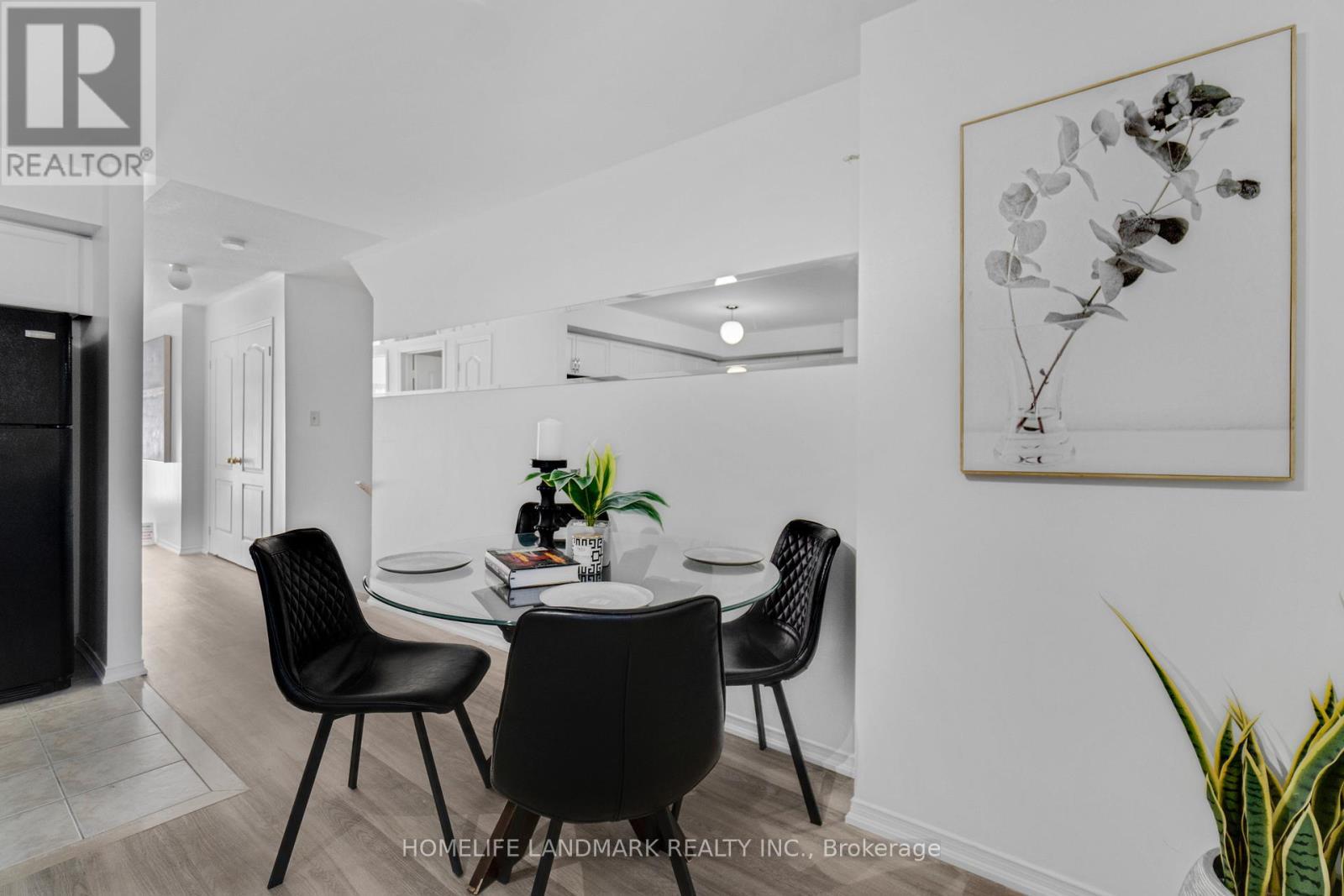 8 - 5025 Ninth Line, Mississauga, ON - Indoor Photo Showing Dining Room