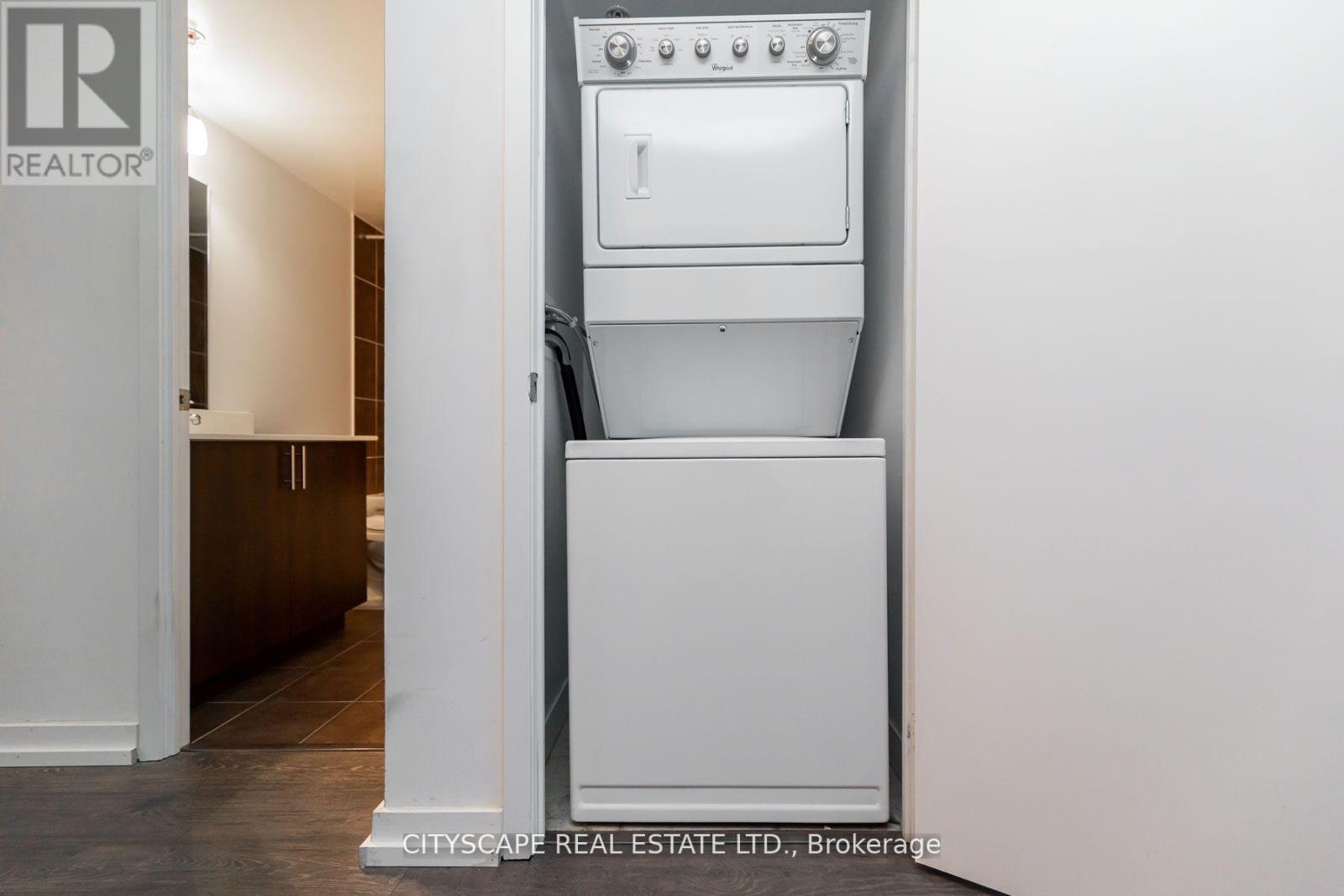 1905 - 1420 Dupont Street, Toronto, ON - Indoor Photo Showing Laundry Room
