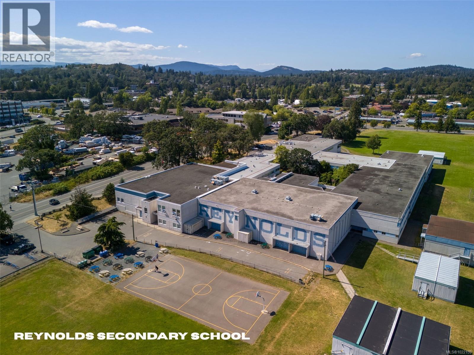 Close to Schools - 994 Landeen Pl, Saanich, BC - Outdoor With View