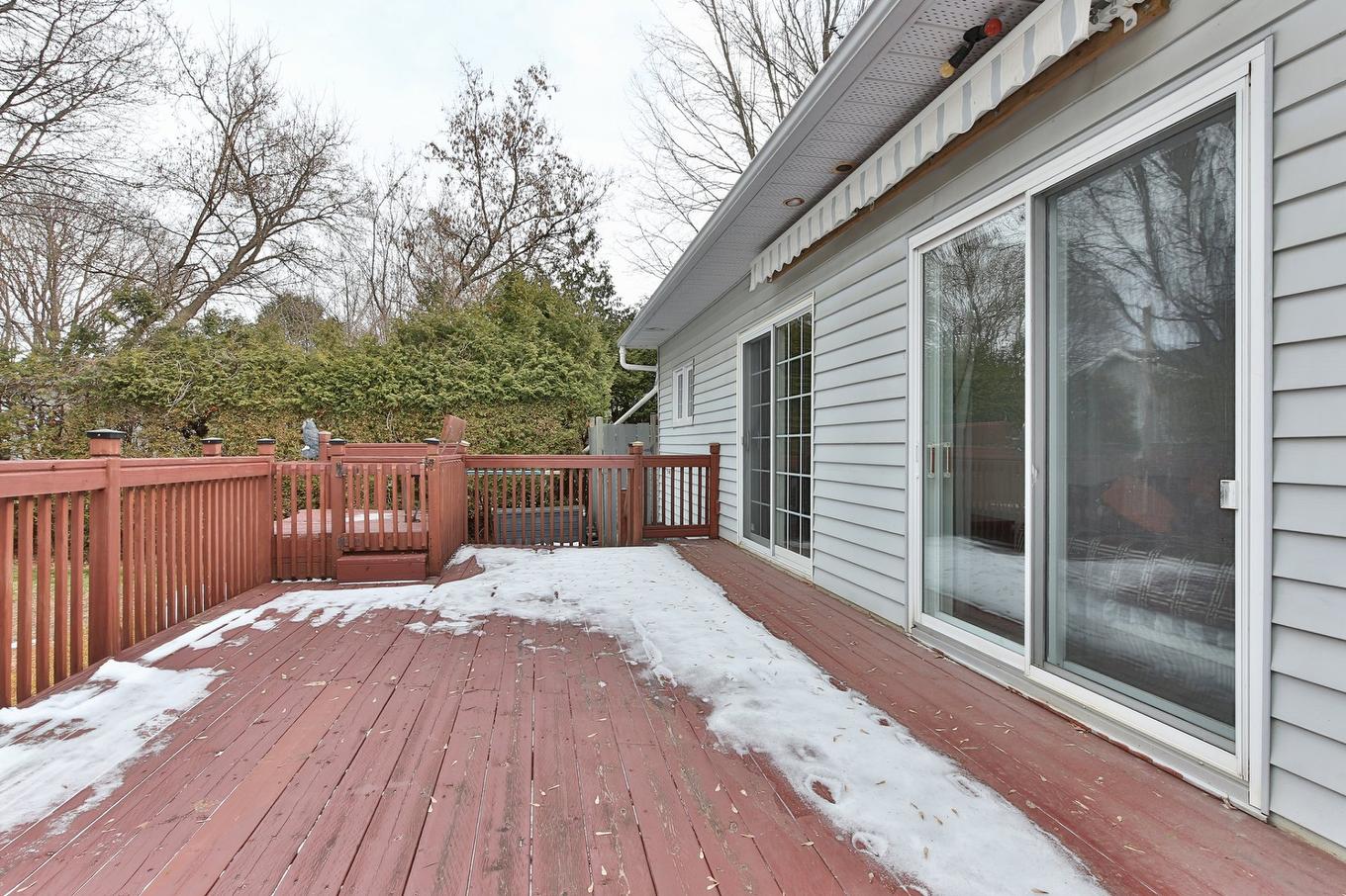 Terrasse - 6 Rue Genest, Saint-Jean-Sur-Richelieu, QC - Outdoor With Deck Patio Veranda With Exterior