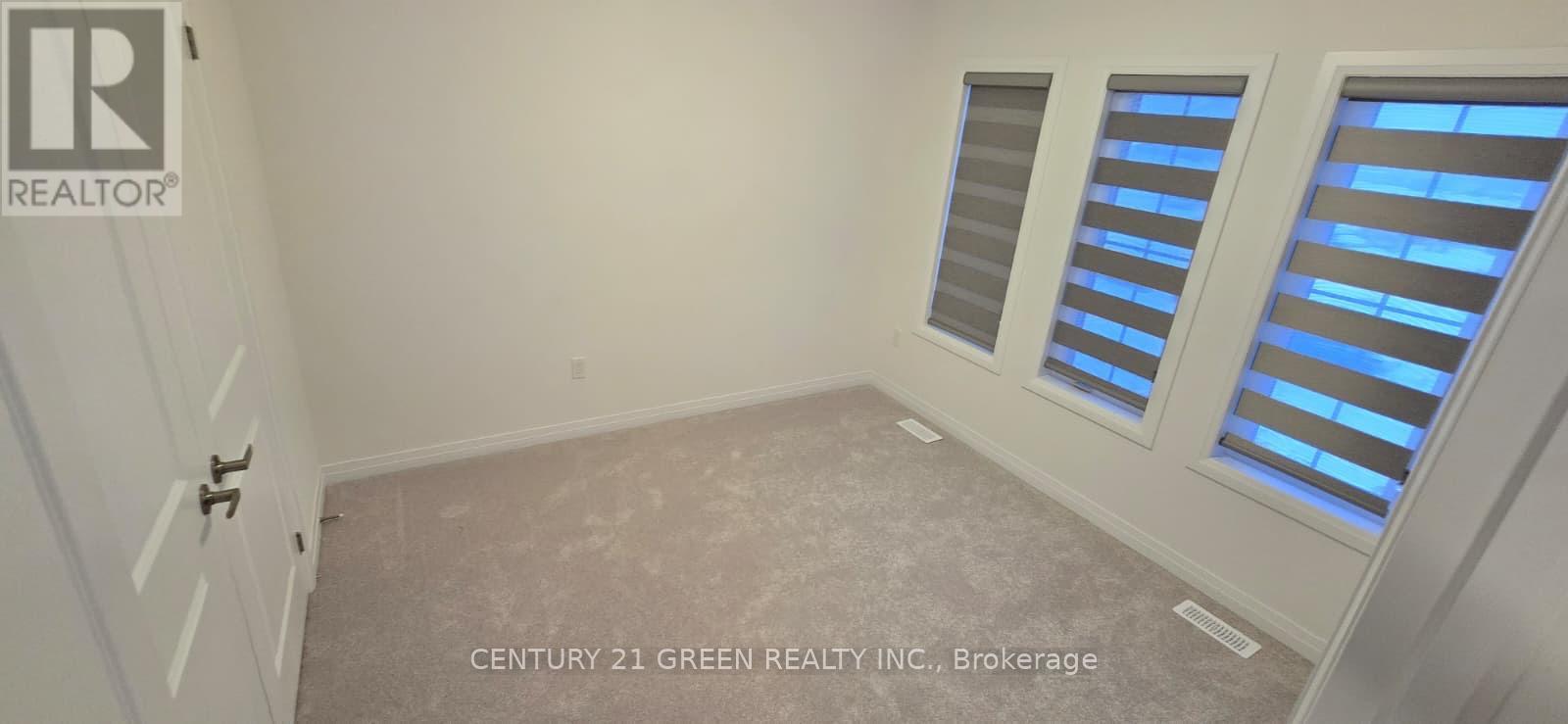 925 Douro Street, Stratford, ON - Indoor Photo Showing Other Room