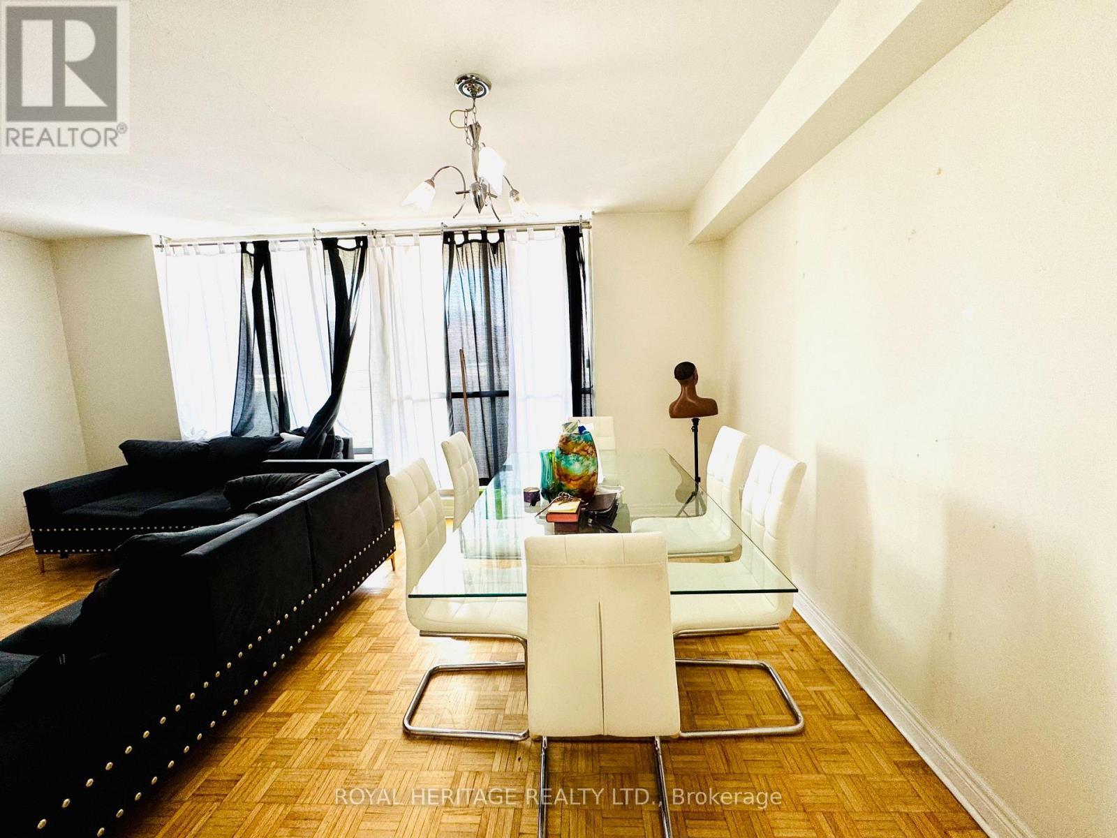 314 - 1 Massey Square, Toronto, ON - Indoor Photo Showing Dining Room