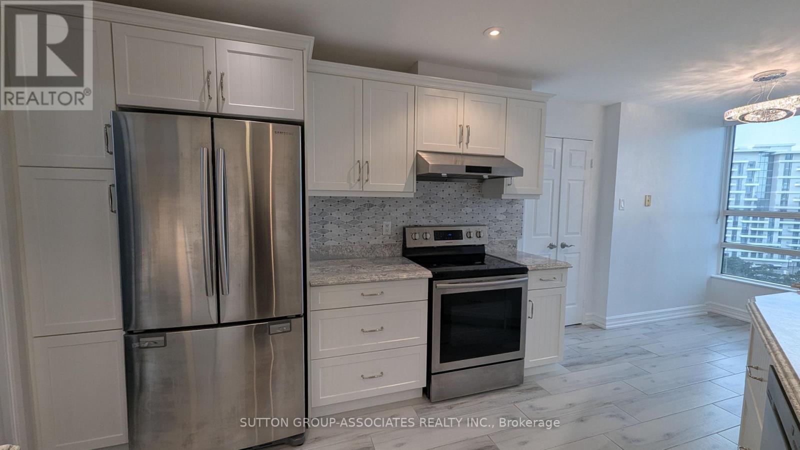 1018 - 7905 Bayview Avenue, Markham, ON - Indoor Photo Showing Kitchen