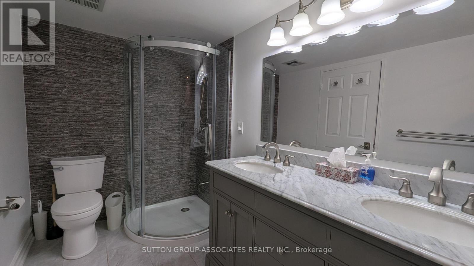1018 - 7905 Bayview Avenue, Markham, ON - Indoor Photo Showing Bathroom