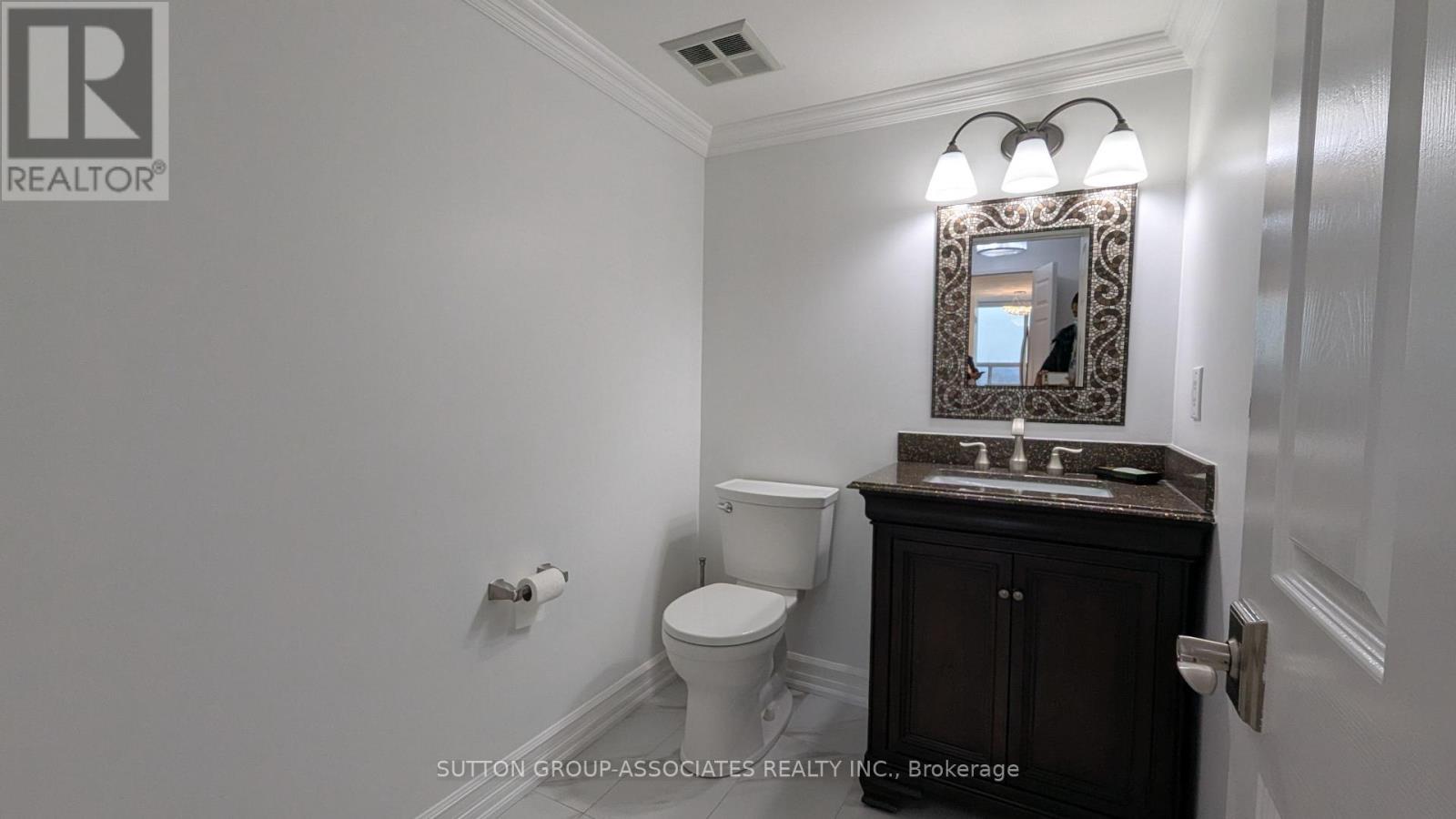 1018 - 7905 Bayview Avenue, Markham, ON - Indoor Photo Showing Bathroom