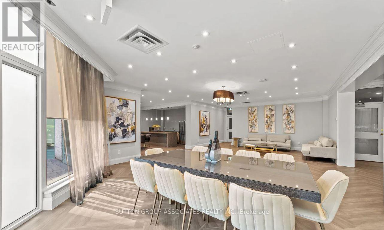 1018 - 7905 Bayview Avenue, Markham, ON - Indoor Photo Showing Dining Room