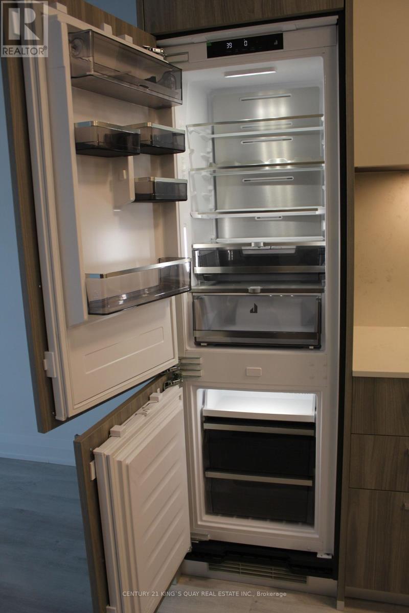 1601 - 65 Broadway Avenue, Toronto, ON - Indoor Photo Showing Kitchen