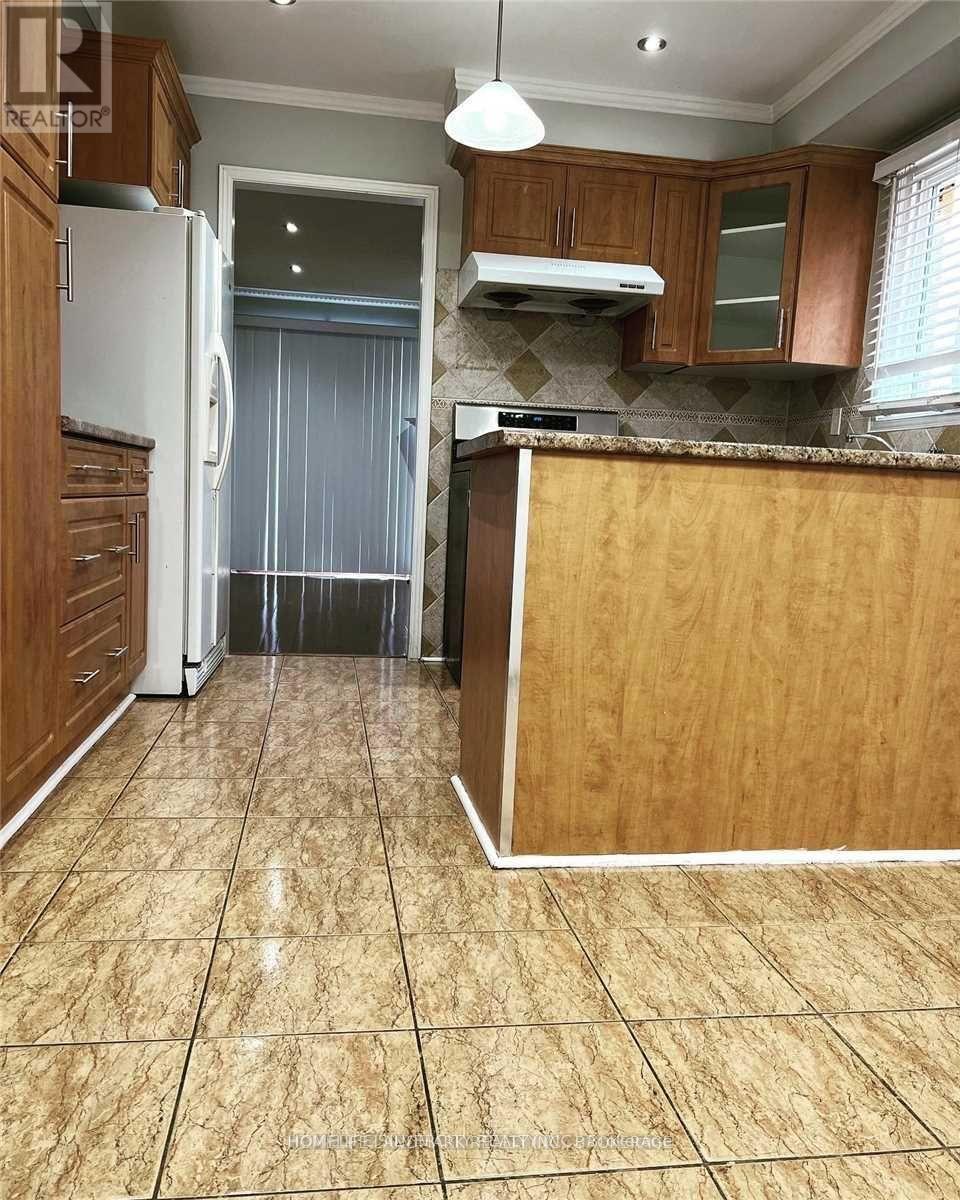 78 Mary Pearson Drive, Markham, ON - Indoor Photo Showing Kitchen