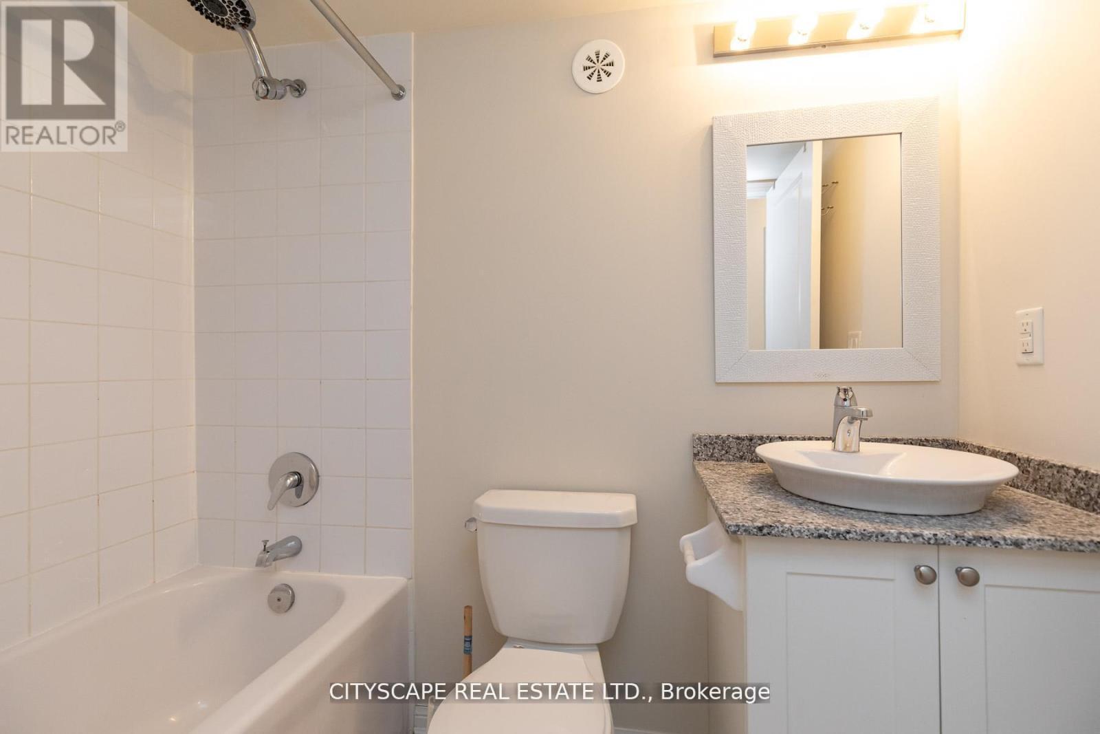 130 - 11 Foundry Avenue, Toronto, ON - Indoor Photo Showing Bathroom