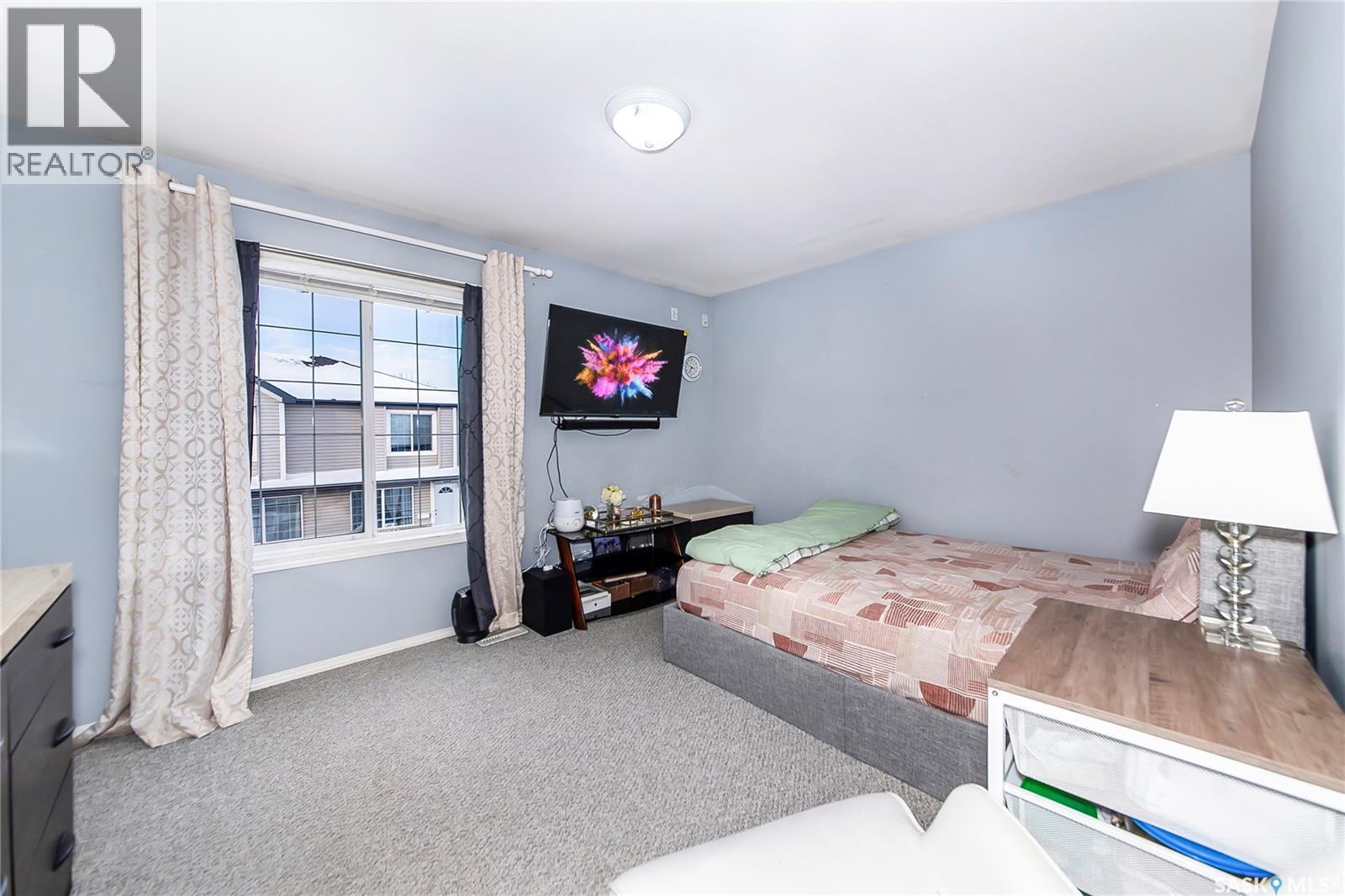 118 663 Beckett Crescent, Saskatoon, SK - Indoor Photo Showing Bedroom