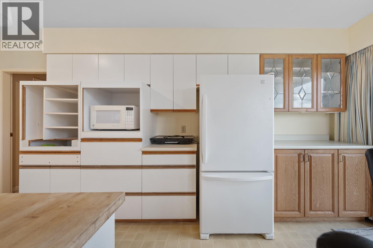 3845 W 14Th, Vancouver, BC - Indoor Photo Showing Kitchen