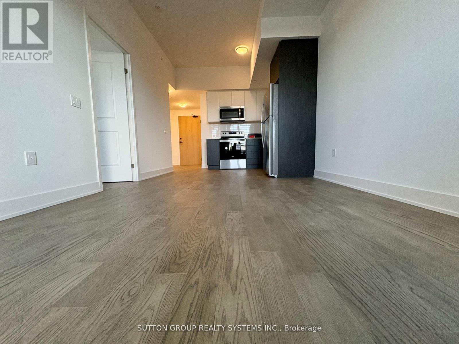 210 - 204 Burnhamthorpe Road E, Mississauga, ON - Indoor