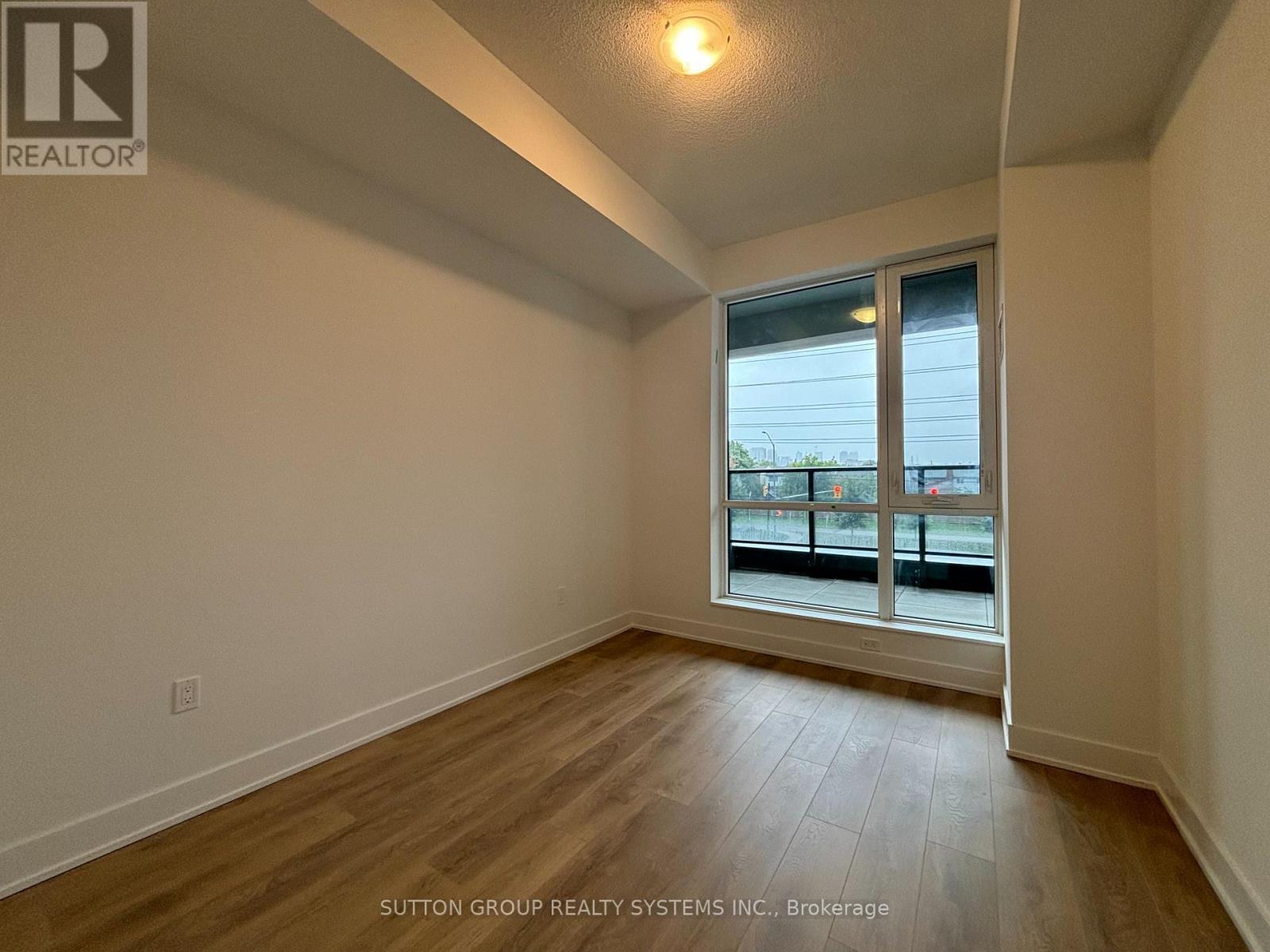 210 - 204 Burnhamthorpe Road E, Mississauga, ON - Indoor Photo Showing Other Room