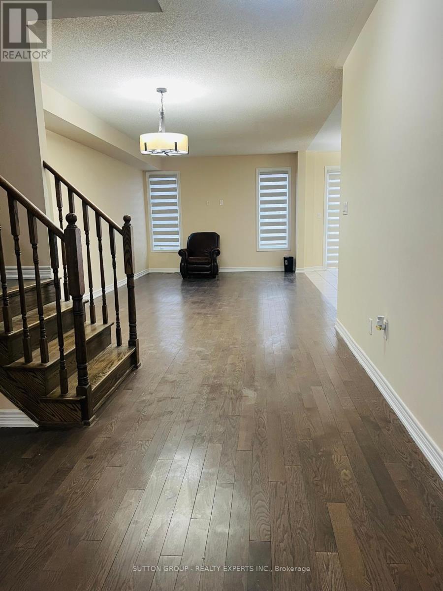 67 Vezna Crescent, Brampton, ON - Indoor Photo Showing Other Room