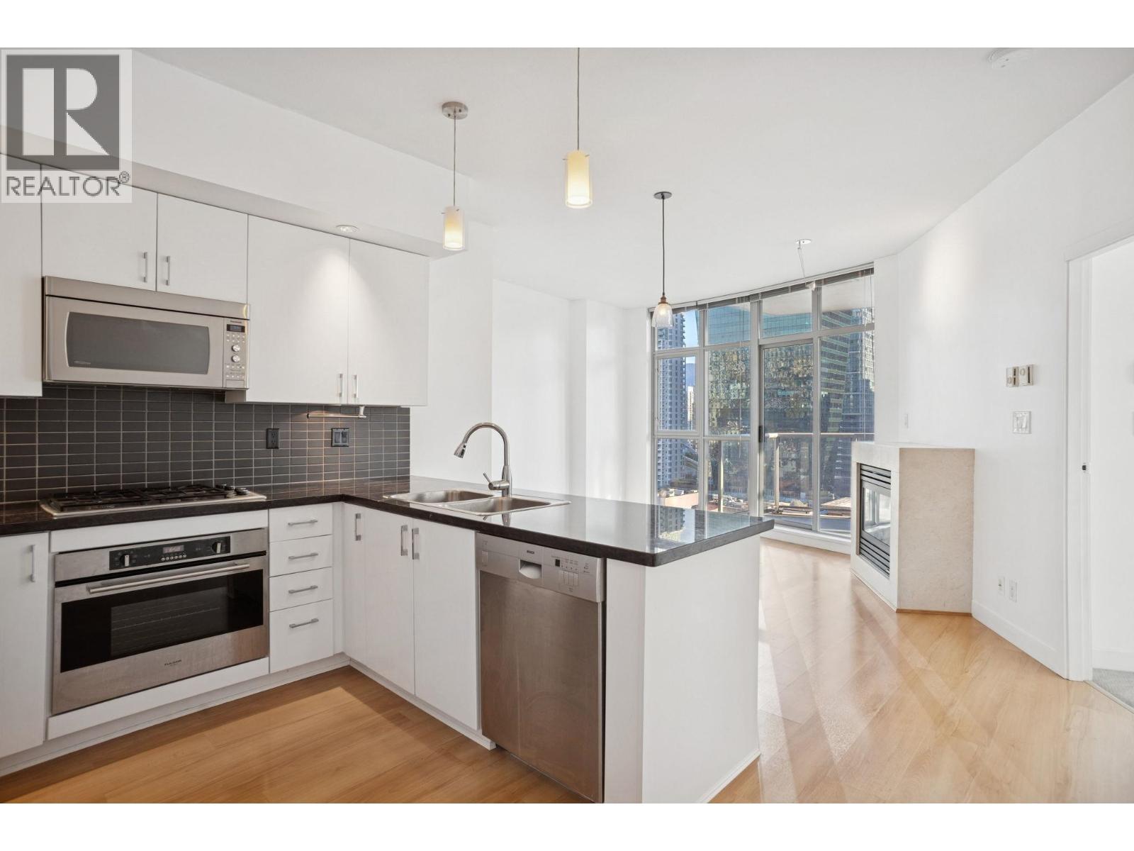 1203 1050 Smithe Street, Vancouver, BC - Indoor Photo Showing Kitchen With Stainless Steel Kitchen With Upgraded Kitchen