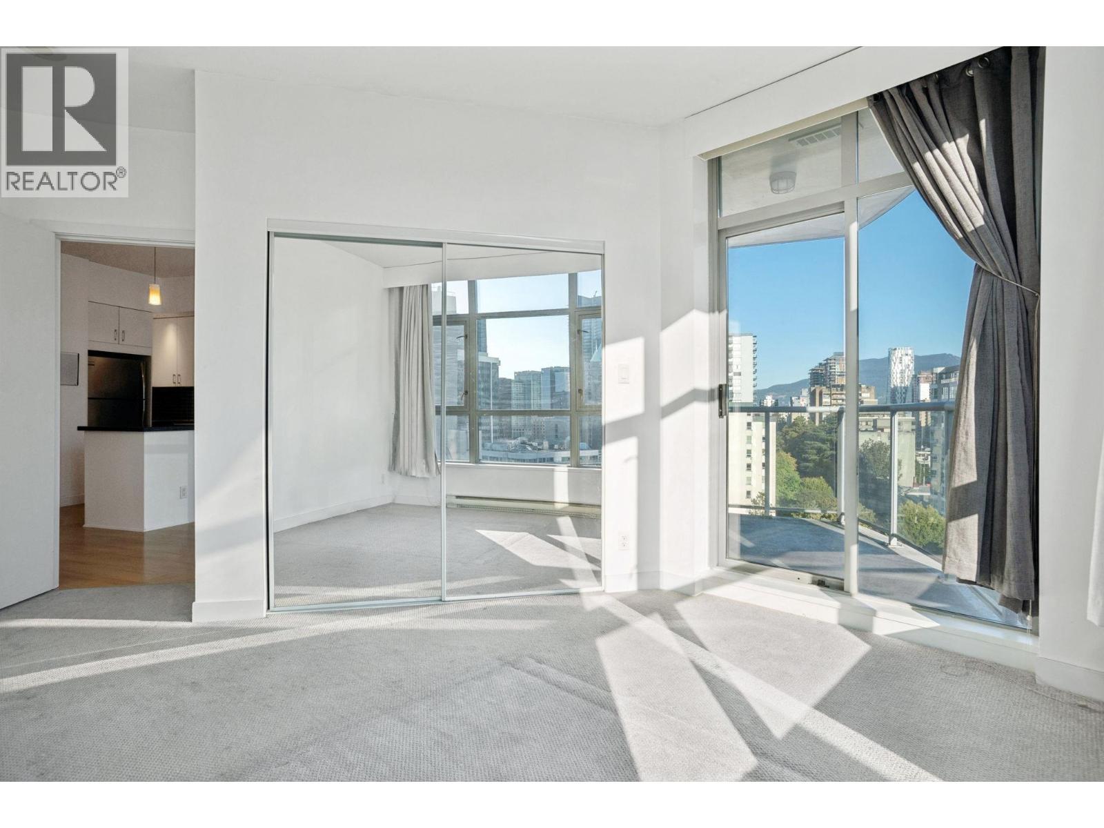 1203 1050 Smithe Street, Vancouver, BC - With Exterior