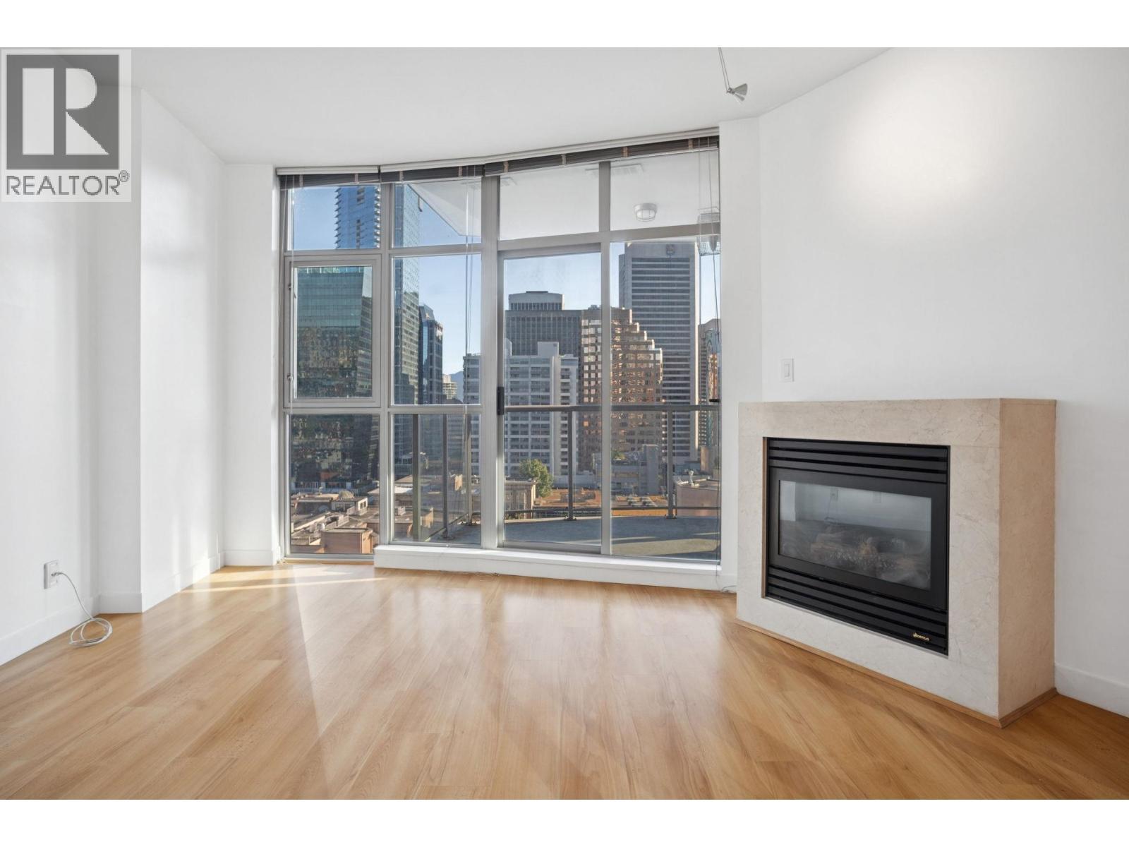 1203 1050 Smithe Street, Vancouver, BC - Indoor Photo Showing Living Room With Fireplace