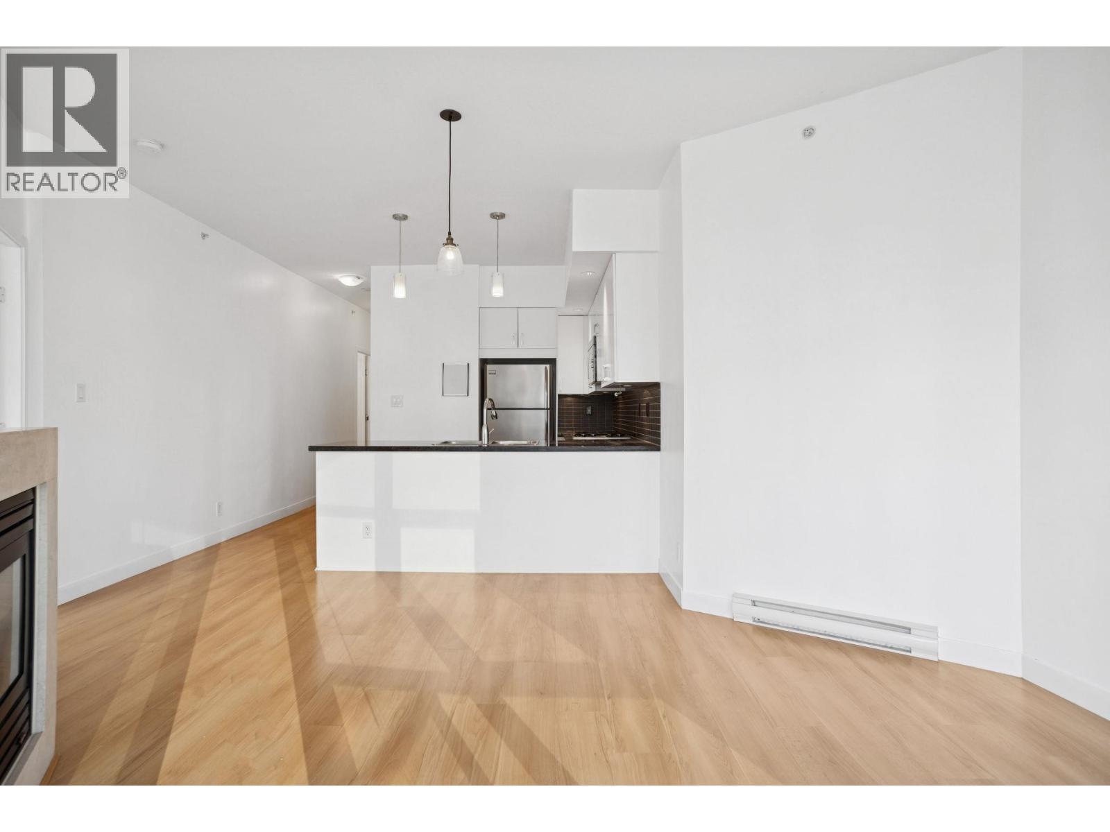 1203 1050 Smithe Street, Vancouver, BC - Indoor Photo Showing Kitchen