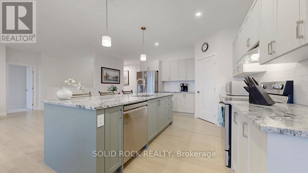 301 Wood Avenue, Smiths Falls, ON - Indoor Photo Showing Kitchen With Upgraded Kitchen