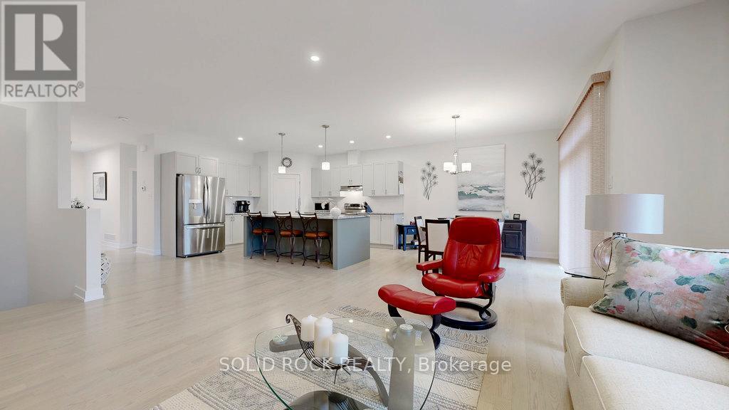301 Wood Avenue, Smiths Falls, ON - Indoor Photo Showing Living Room