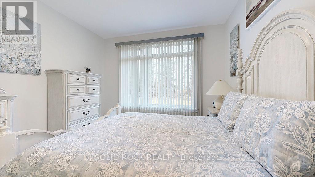 301 Wood Avenue, Smiths Falls, ON - Indoor Photo Showing Bedroom