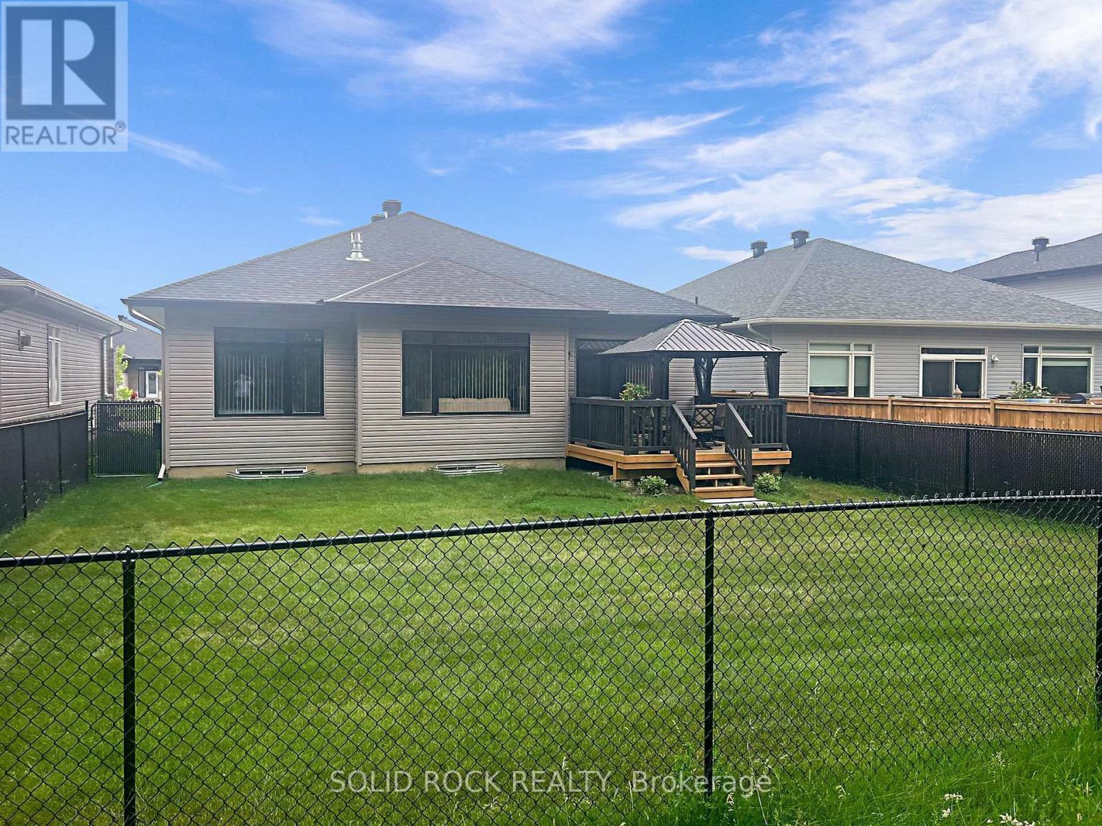 301 Wood Avenue, Smiths Falls, ON - Outdoor