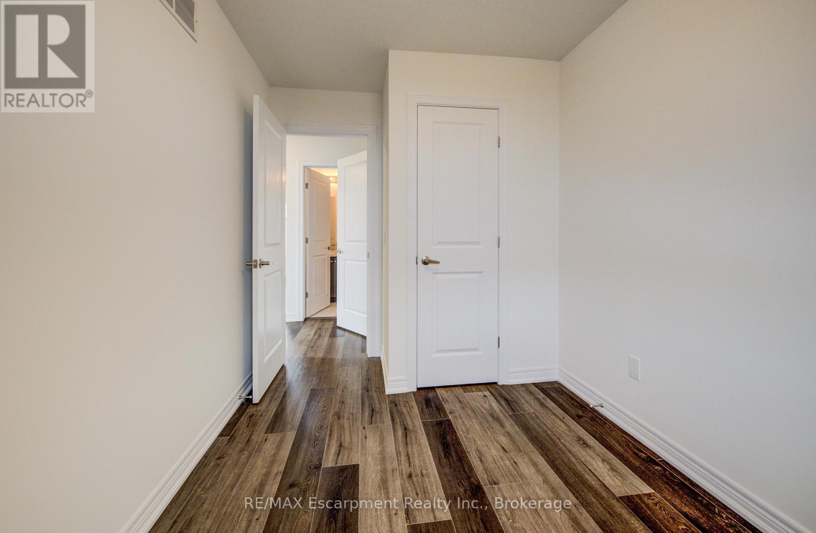 21 - 70 Kenesky Drive N, Hamilton (Waterdown), ON - Indoor Photo Showing Other Room