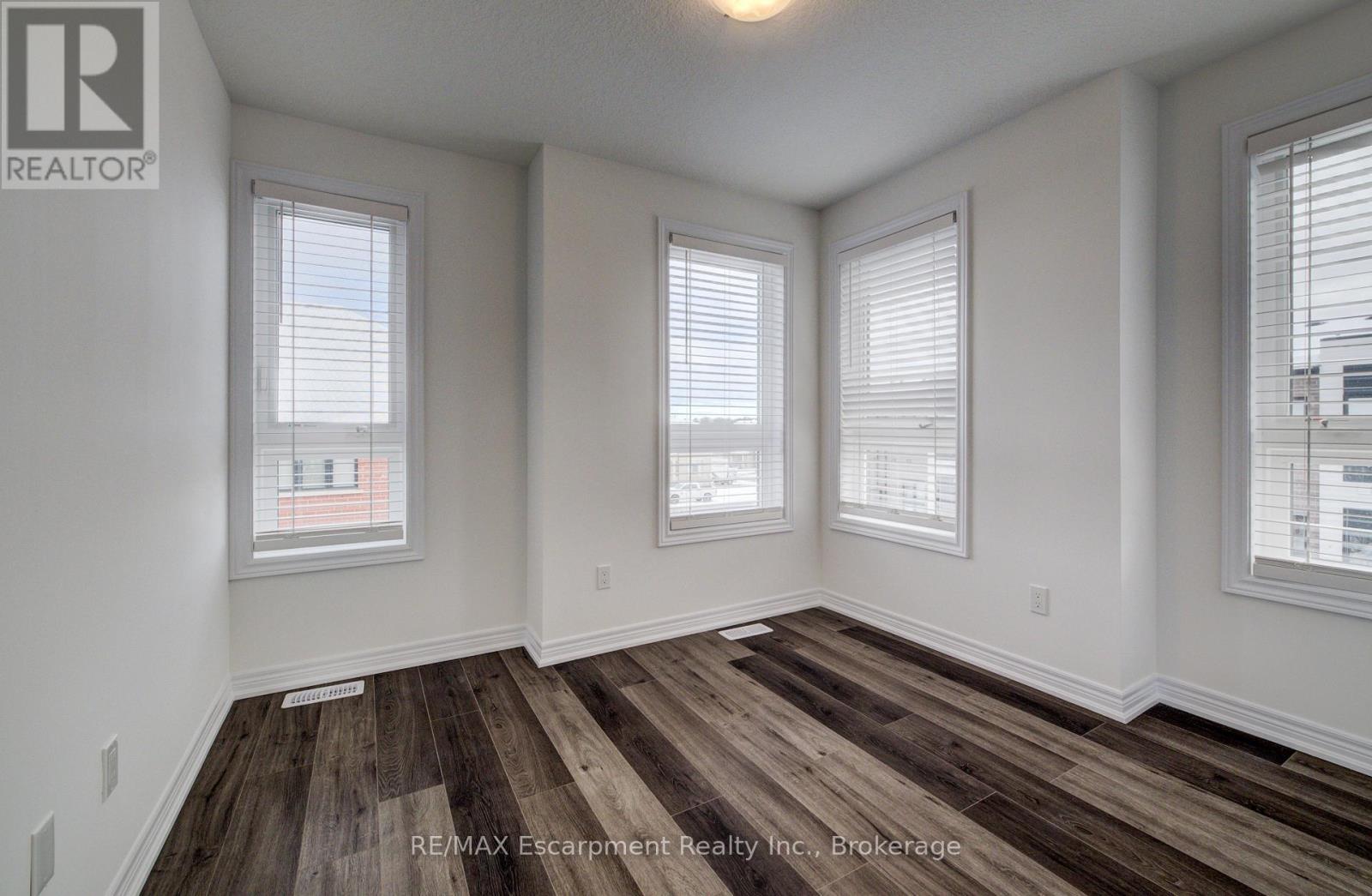 21 - 70 Kenesky Drive N, Hamilton (Waterdown), ON - Indoor Photo Showing Other Room