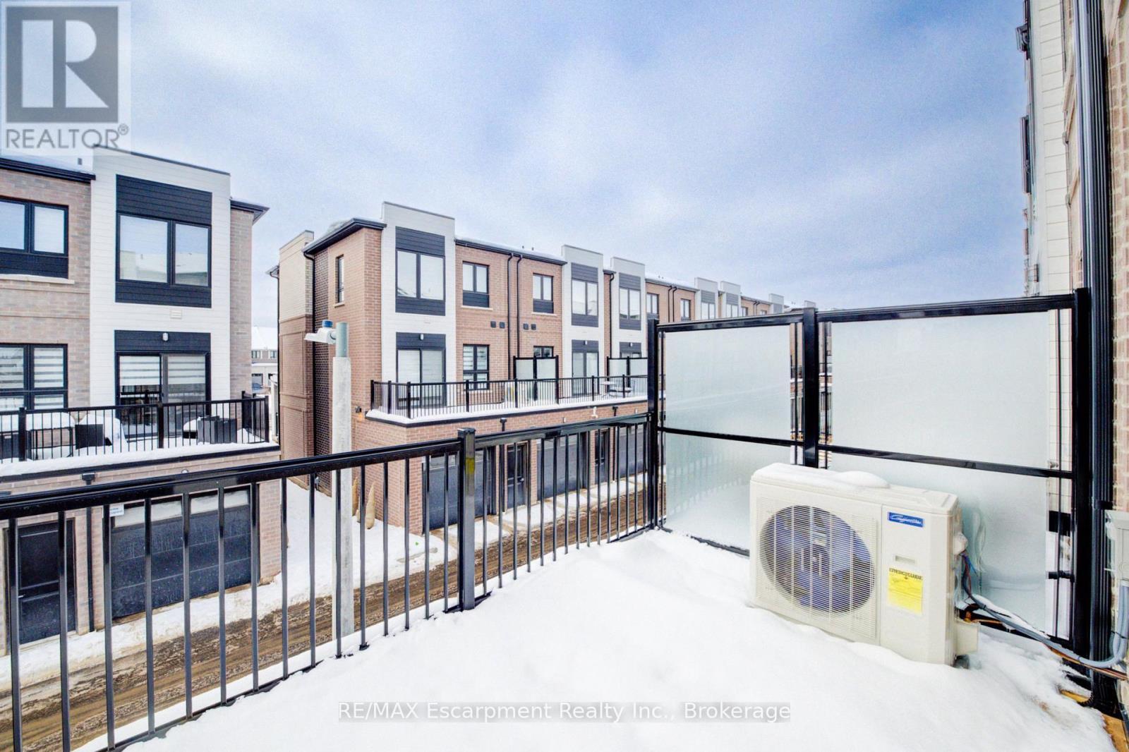 21 - 70 Kenesky Drive N, Hamilton (Waterdown), ON - Outdoor