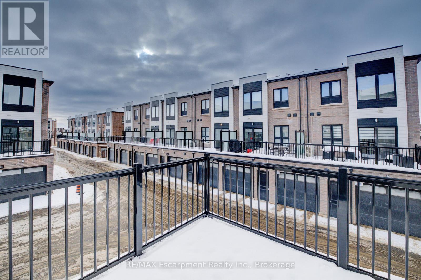 21 - 70 Kenesky Drive N, Hamilton (Waterdown), ON - Outdoor